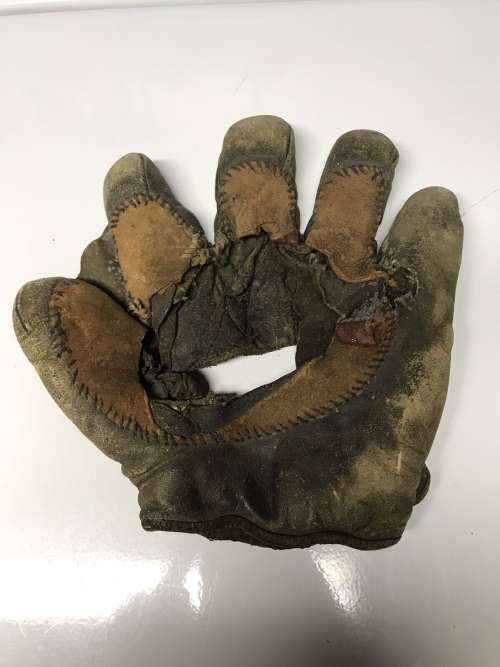 Reach Hole in Palm Glove Front