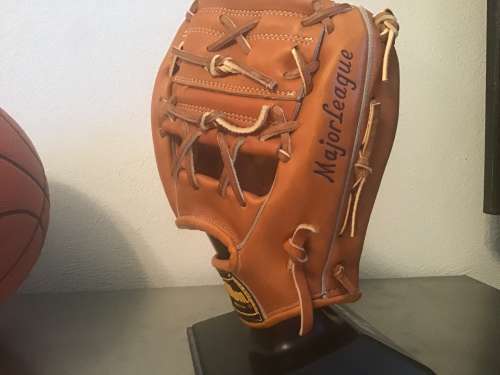 Wilson A2000 Reissue Side