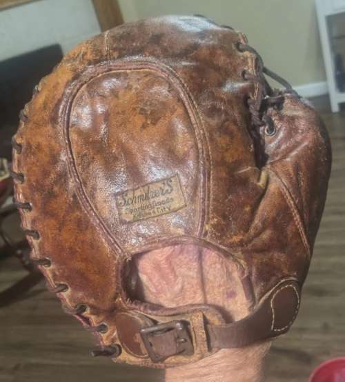 Schmelzers Basemitt Back