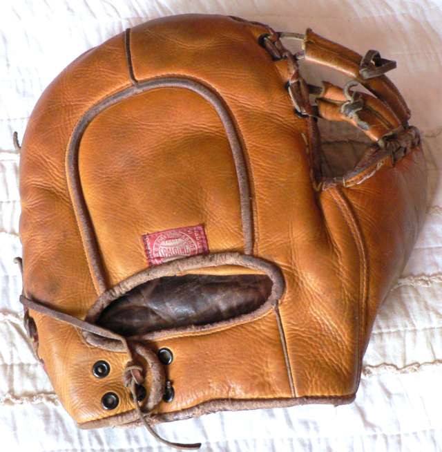 Spalding 154 Basemitt Back
