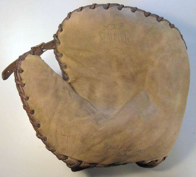 Spalding AXP World Series Model Basemitt Front