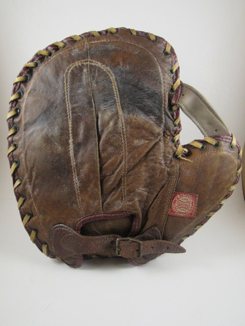 Spalding Basemitt Back