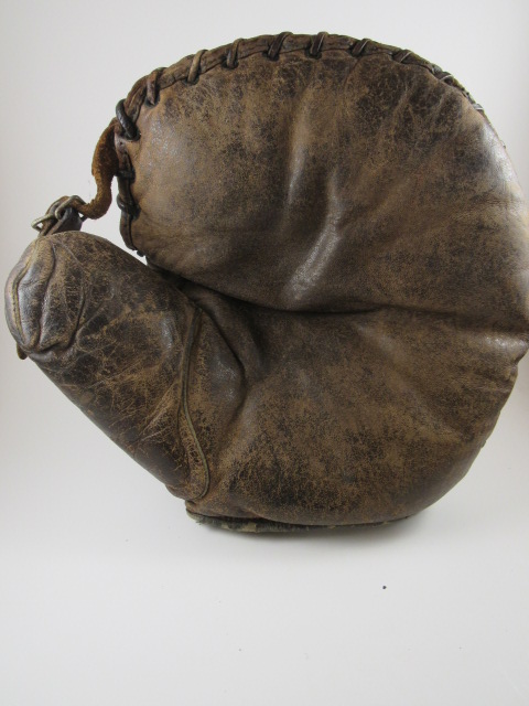 Spalding Buckle Web Basemitt Front