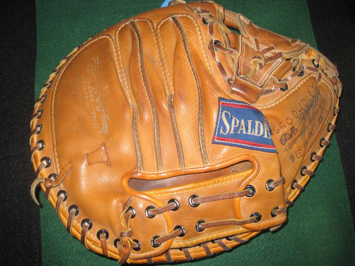Bill Dickey Spalding 1465 Back Catchers Mitts Spalding Baseball