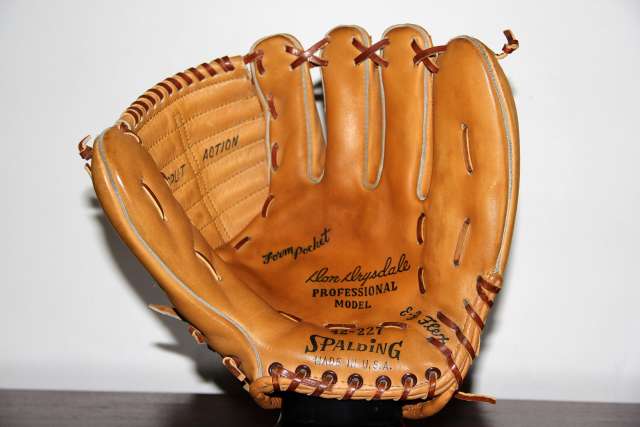Don Drysdale Spalding 42-227 Professional Model Front