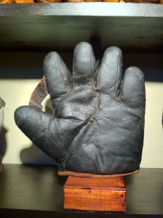 Spalding 1 Inch Web Black Front