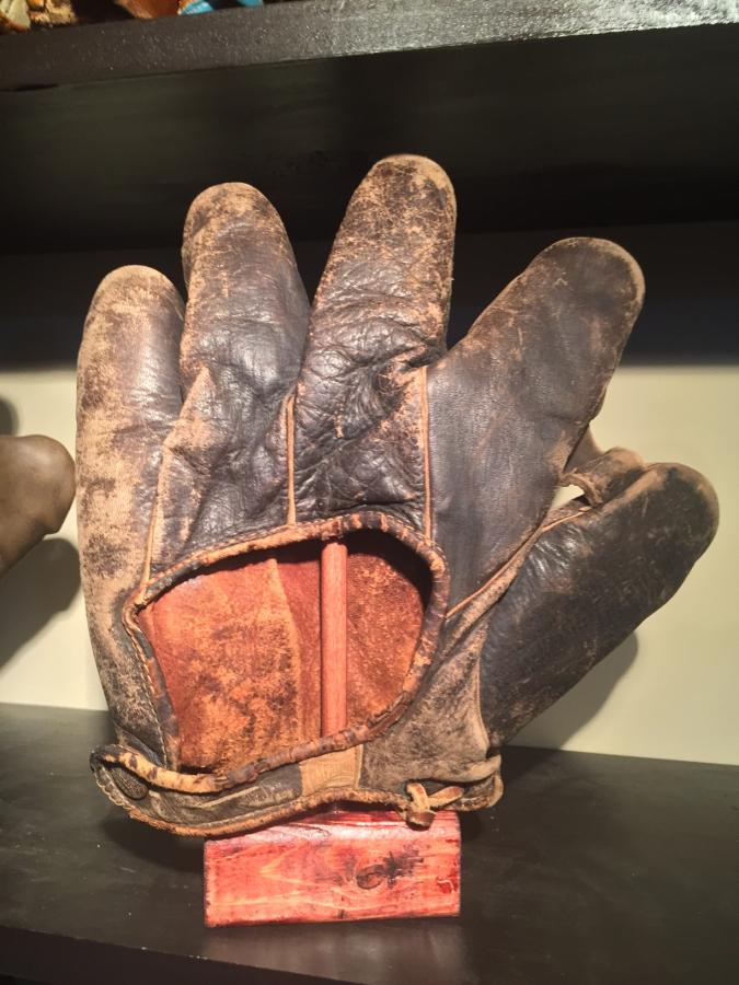 Spalding 1 Inch  Brown Back Spalding Baseball Glove Collector