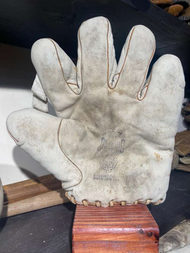 Spalding 1 Inch Web White Front