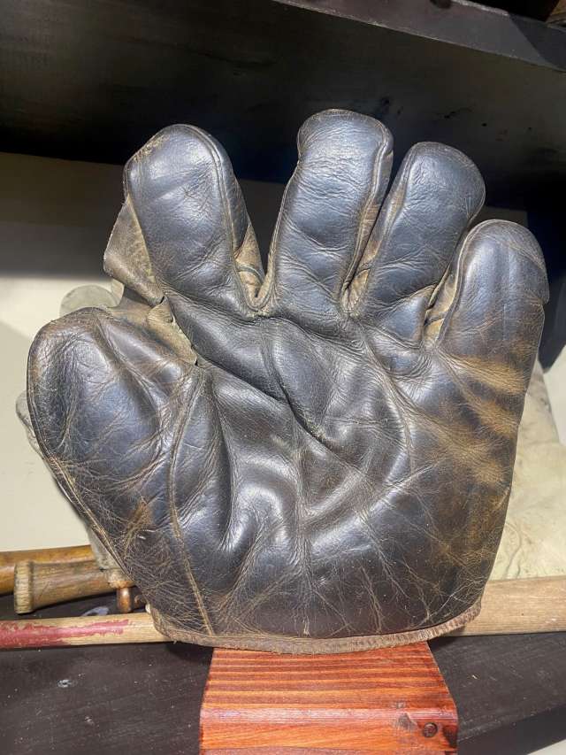 Spalding Full Web Dark Front