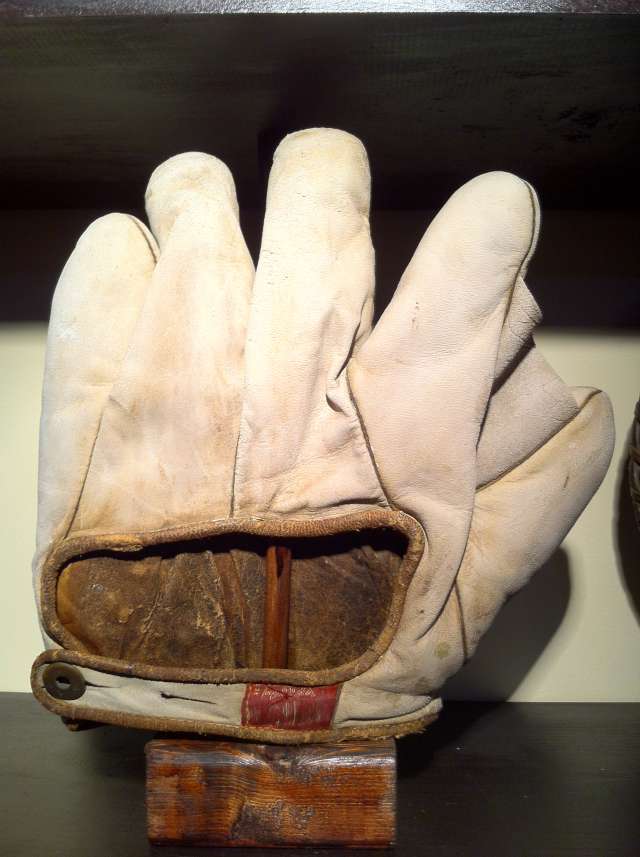 Spalding Full Web White Back