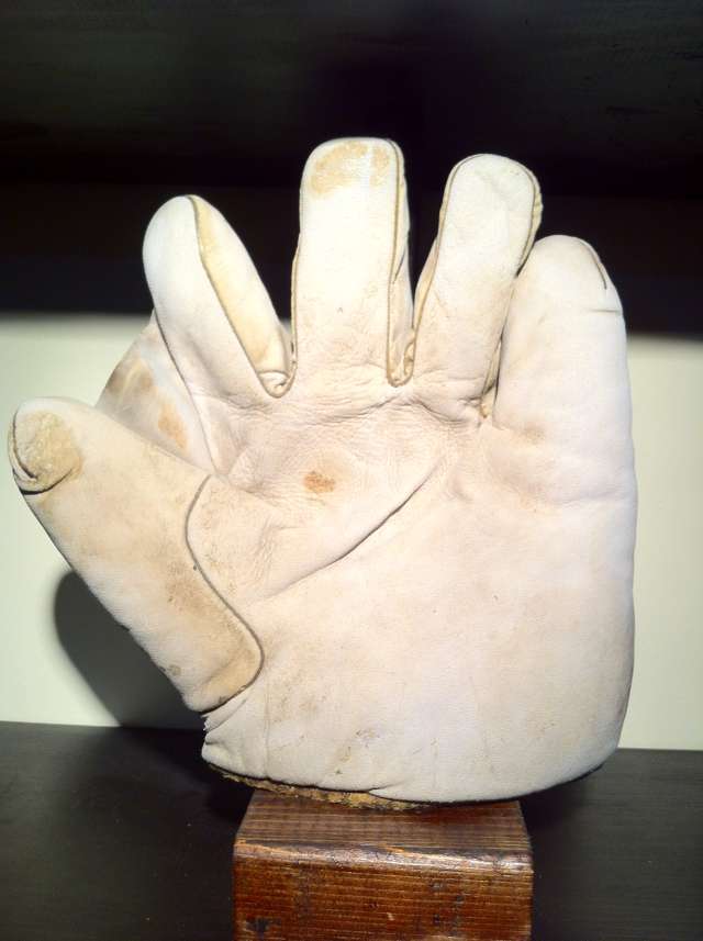 Spalding Full Web White Front