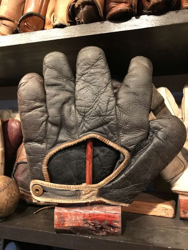 Spalding Inner City 1 Inch Web Back