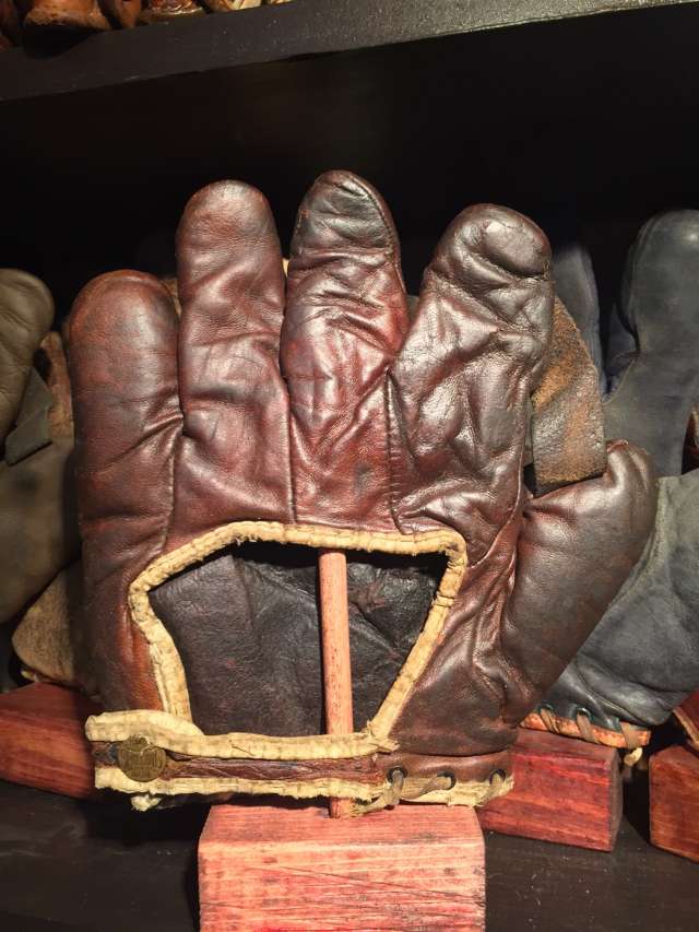 Spalding Regulation 1 Inch Web Back