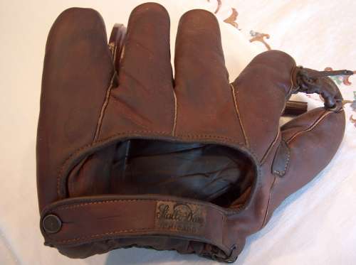 Hack Wilson Stall & Dean Back