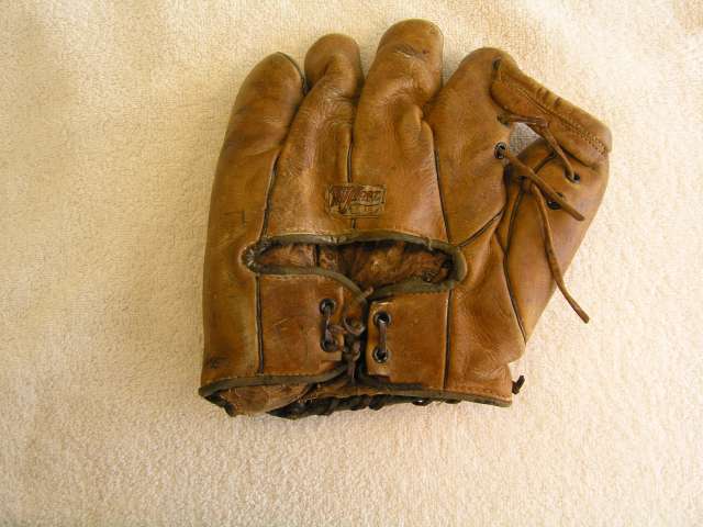 buddy-lewis-trusport-g30-back-doug