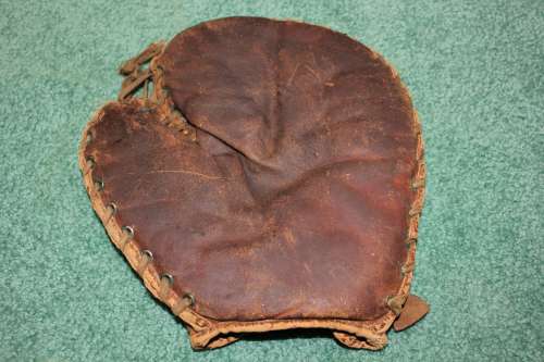 Ty Cobb Sporting Goods W.B. Jarvis Basemitt Front