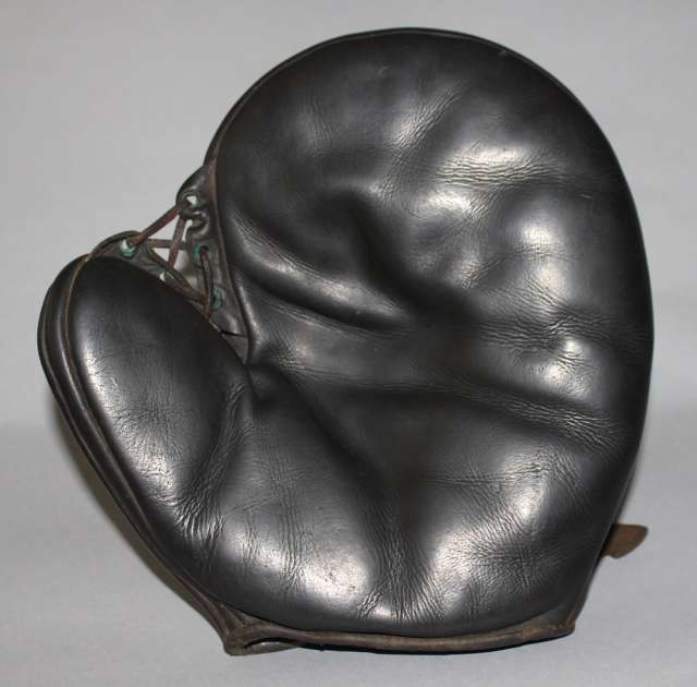 William Read & Sons Basemitt Front