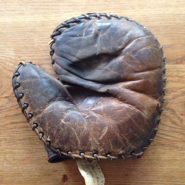 William Read & Sons Basemitt Front