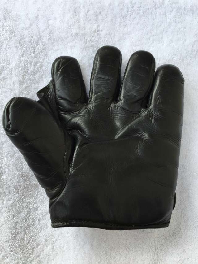 William Read & Sons Full Web Black Front