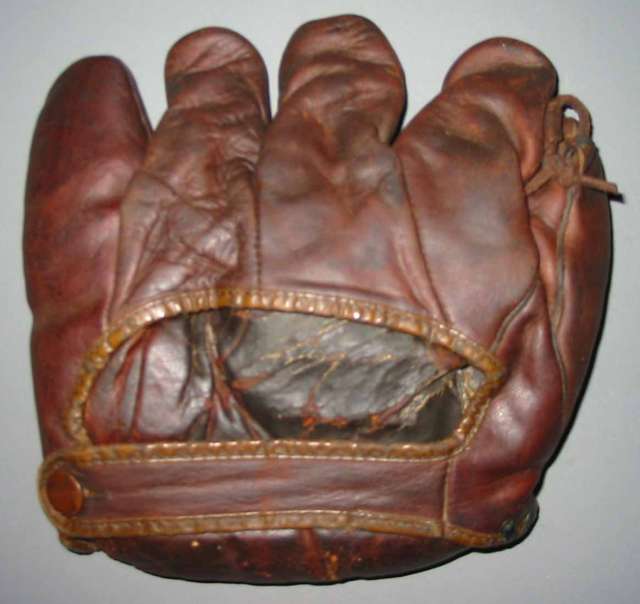 Rajah Hornsby Wilson 672 Back