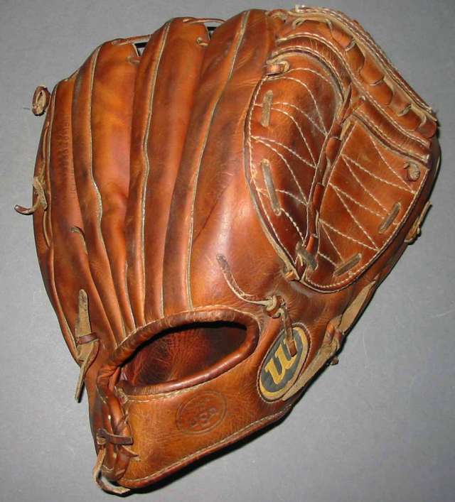 Jim Catfish Hunter Wilson A2005 Back