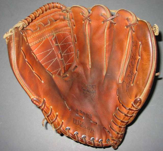 Jim Catfish Hunter Wilson A2005 Front