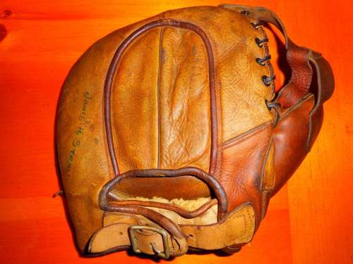 Bill Terry Wilson Strap Web Basemitt Back