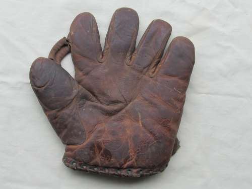 Bill Hunnefield Wilson 906 Front