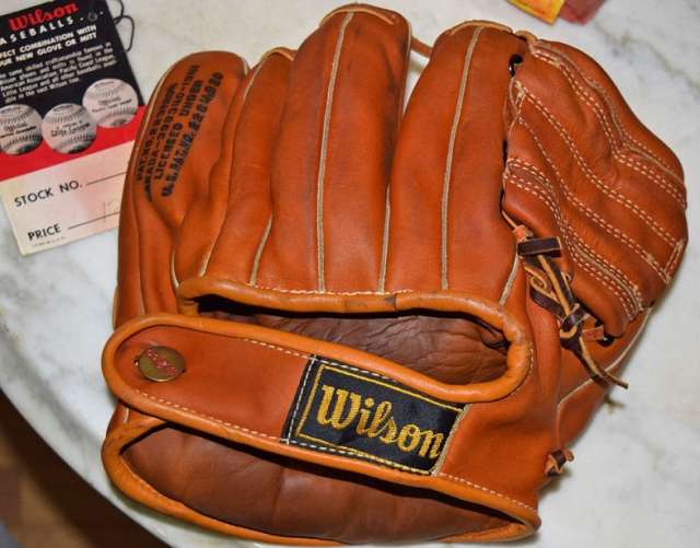 Billy Martin Wilson A2190 Back