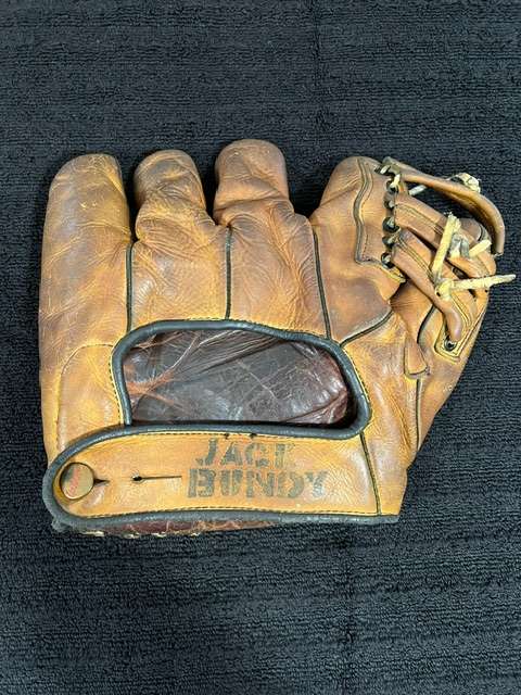 Bob Feller Wilson 900 Back