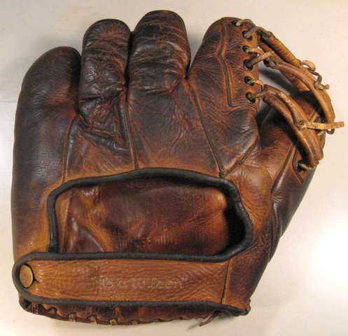 Bob Feller Wilson 900 Back