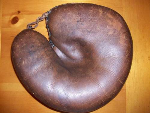 Thomas E. Wilson 504 Catchers Mitt Front