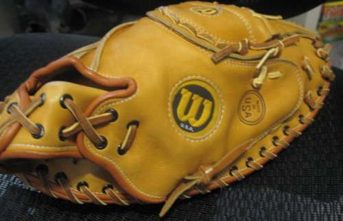 Wilson 1139 Knuckle Ball Catchers Mitt Back