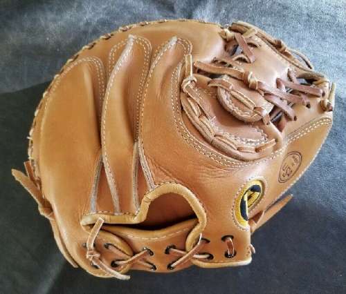 Wilson 1592 Catchers Mitt Back