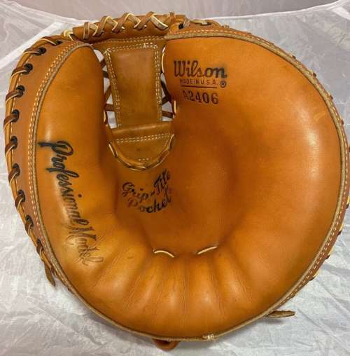Wilson A2406 Catchers Mitt Front