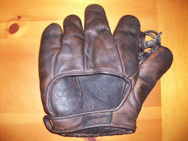 Charles Hollocher Thomas E. Wilson 652 Back