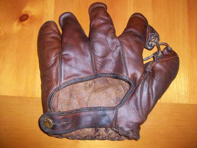 Dave Robertson Thomas E. Wilson 651 Back