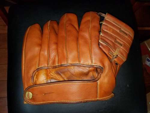 Dick Wakefield Wilson A2140 Back