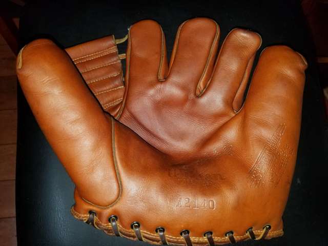 Dick Wakefield Wilson A2140 Front