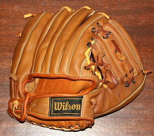 Early Wynn Wilson A2054 Personal Model Back