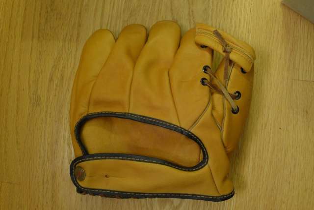 Enos Slaughter Wilson 651 Back