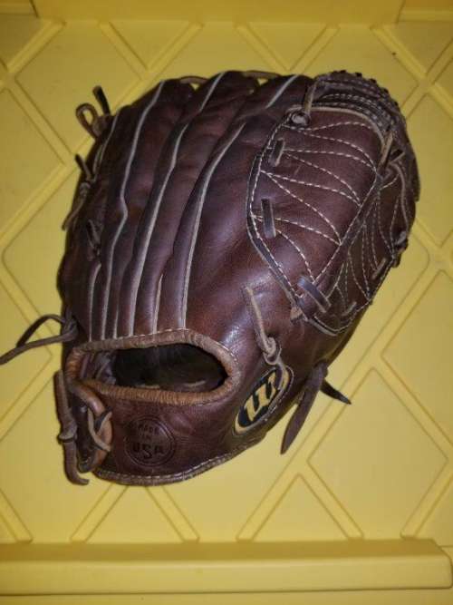 Jim Catfish Hunter Wilson A2005 Back