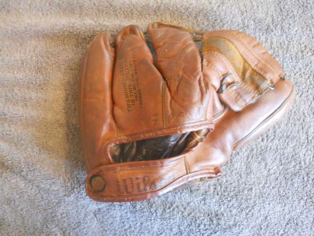 Lou Boudreau Wilson A2145 Back