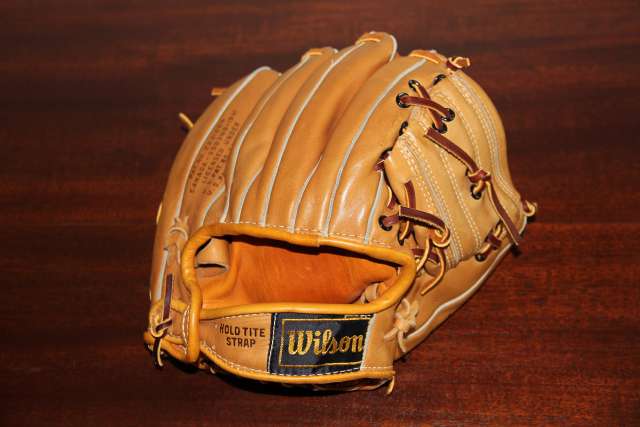 Nelson Fox Wilson A2050 Personal Model Back