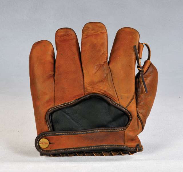 Rajah Hornsby Wilson 972 Back