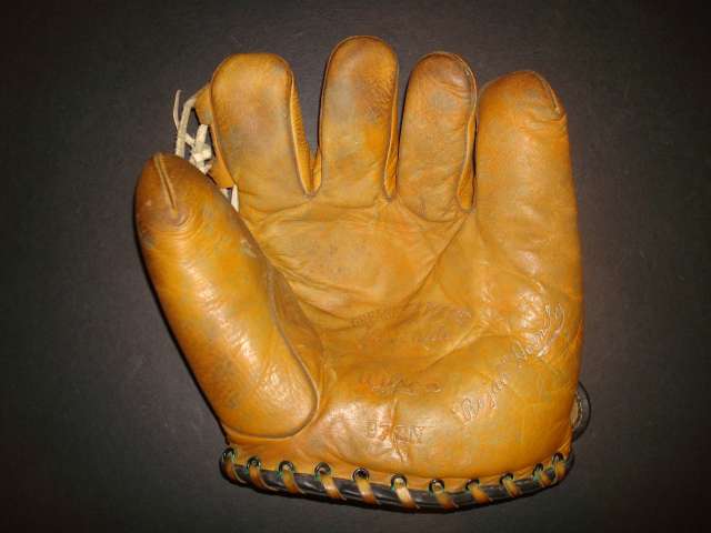 Rajah Hornsby Wilson 972N Front