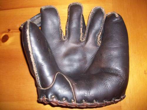 Wilson 601 Outward Seams Front