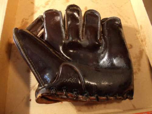 Wilson 601 Outward Seams Front