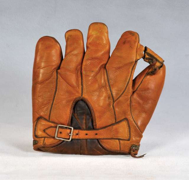 Wilson 654 Zipper Heel Back