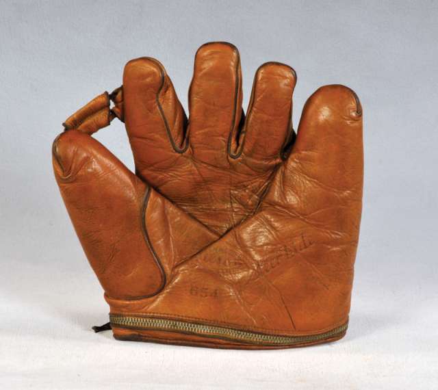 Wilson 654 Zipper Heel Front